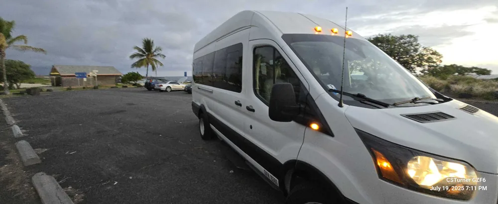 Ford Transit 350 XLT High Roof exterior photo 4