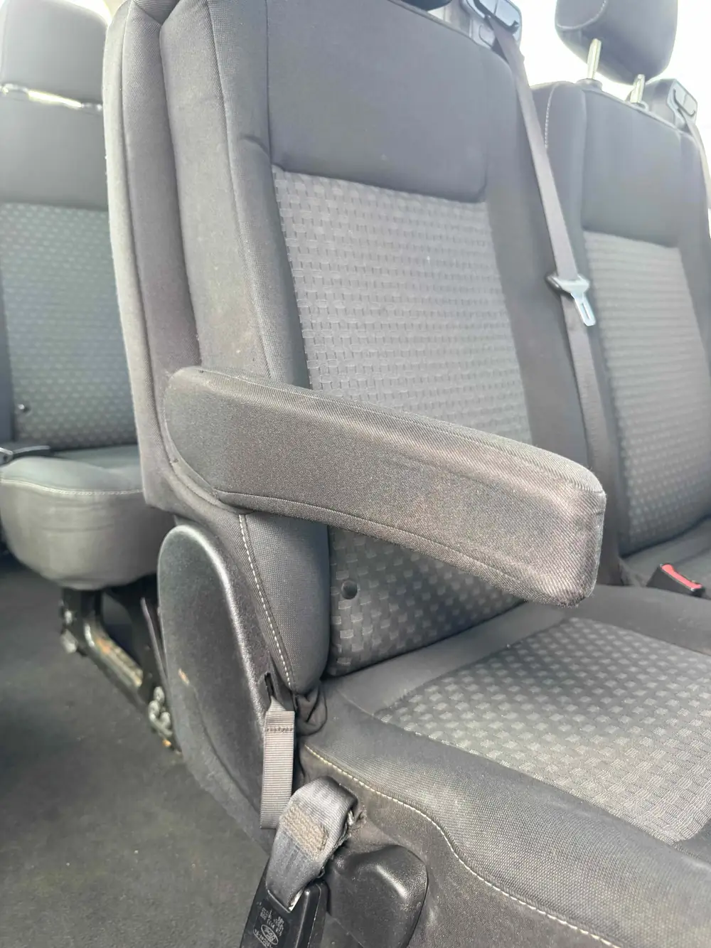Ford Transit 350 XLT Med Roof interior photo 4