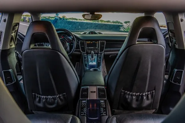 Porsche Panamera interior photo 2