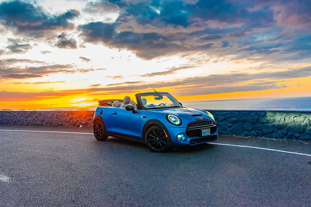 Blue Mini Cooper S exterior photo 1