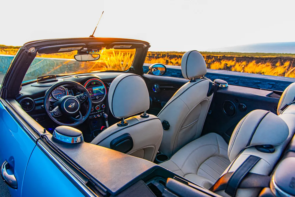 Blue Mini Cooper S interior photo 3
