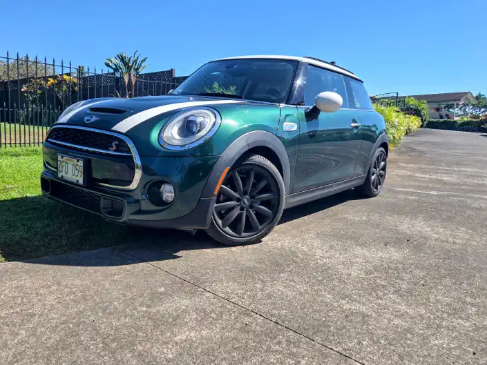 Mini Cooper S Hardtop exterior photo 1