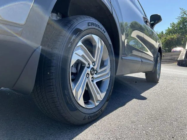 Hyundai Santa Fe exterior photo 4