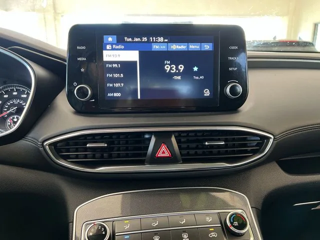 Hyundai Santa Fe interior photo 1