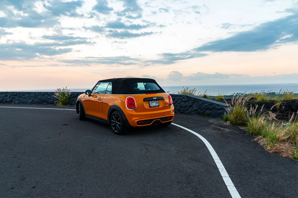 Orange Mini Cooper S exterior photo 4