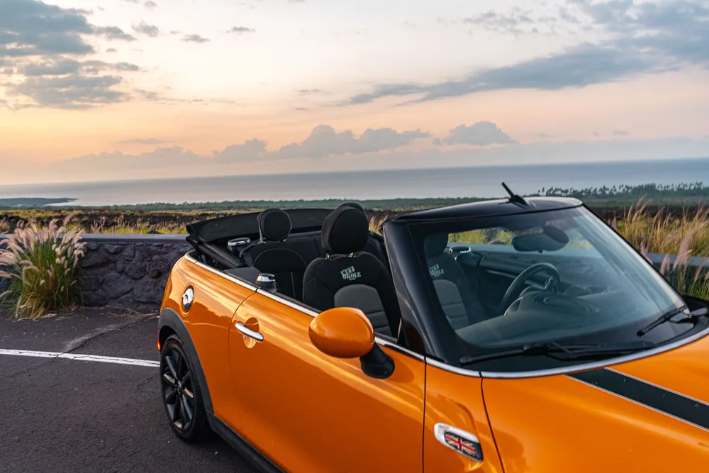 Orange Mini Cooper S interior photo 2