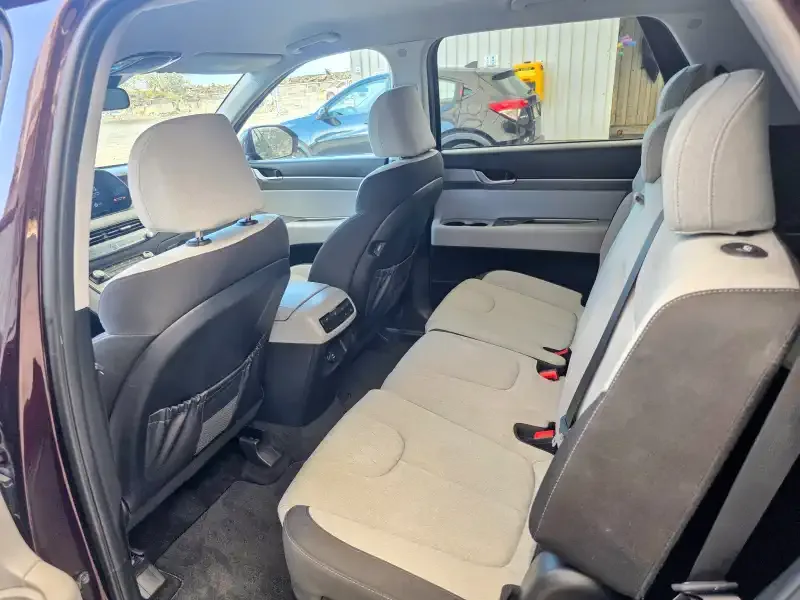 Hyundai Palisade interior photo 2