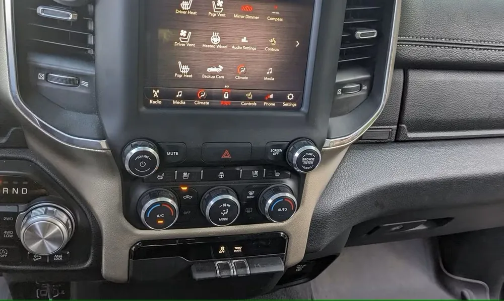 RAM 1500 Laramie exterior photo 2
