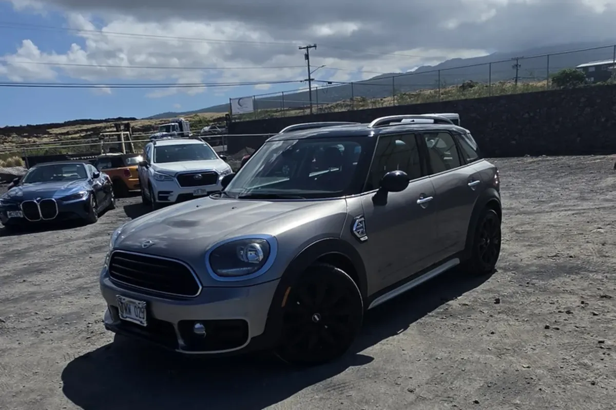 Mini Cooper Countryman exterior photo 2