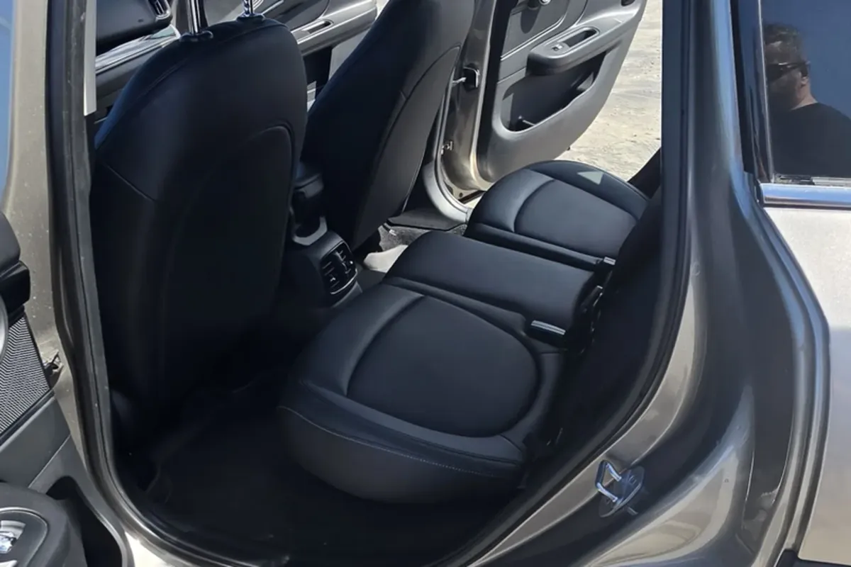 Mini Cooper Countryman interior photo 2