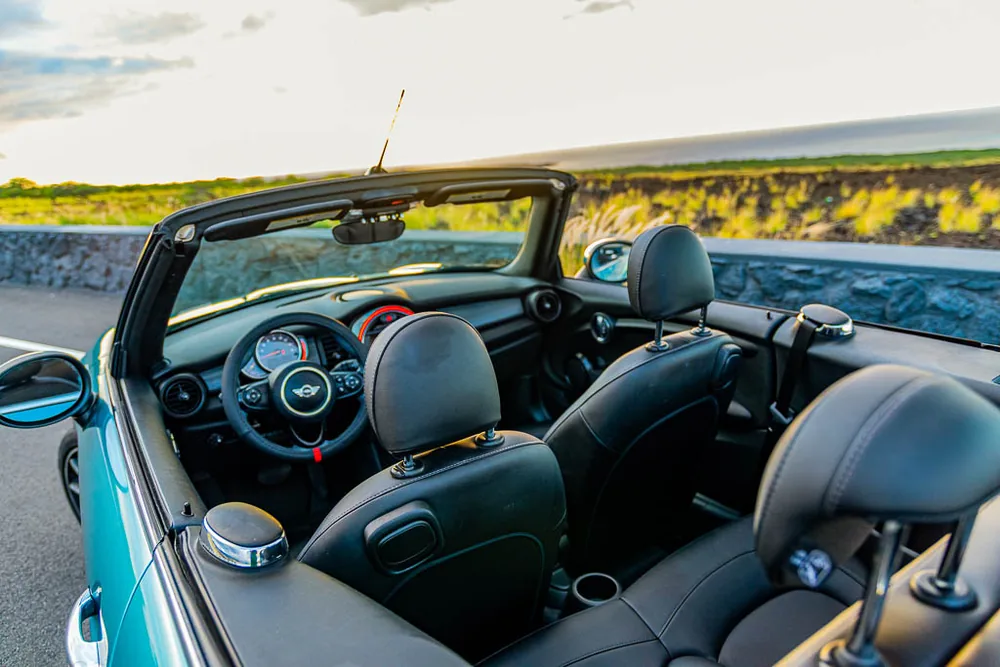 Teal Mini Cooper interior photo 2