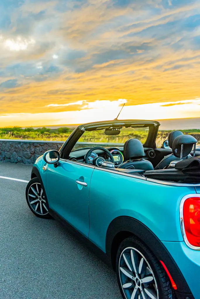 Teal Mini Cooper interior photo 3